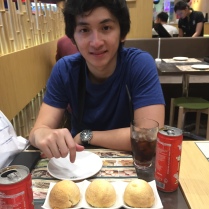 Someone wants to eat the pork buns but I'm still taking pics haha. :*